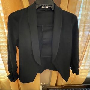 Black blazer with ruched sleeve